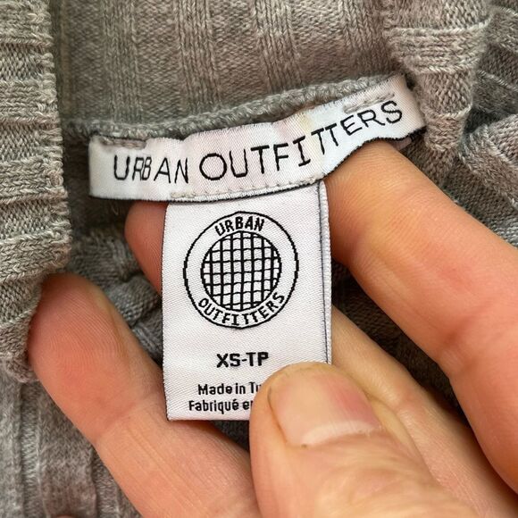 Urban outfitters, Gray, long sleeves sweater/turtleneck, good condition, XS - Picture 7 of 8